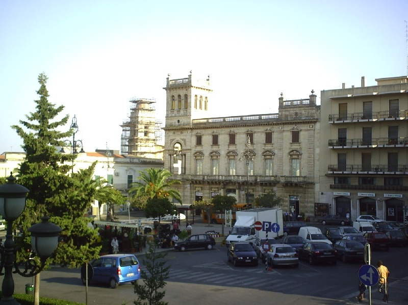 Il nome della piazza? Lo scegliamo su Facebook!