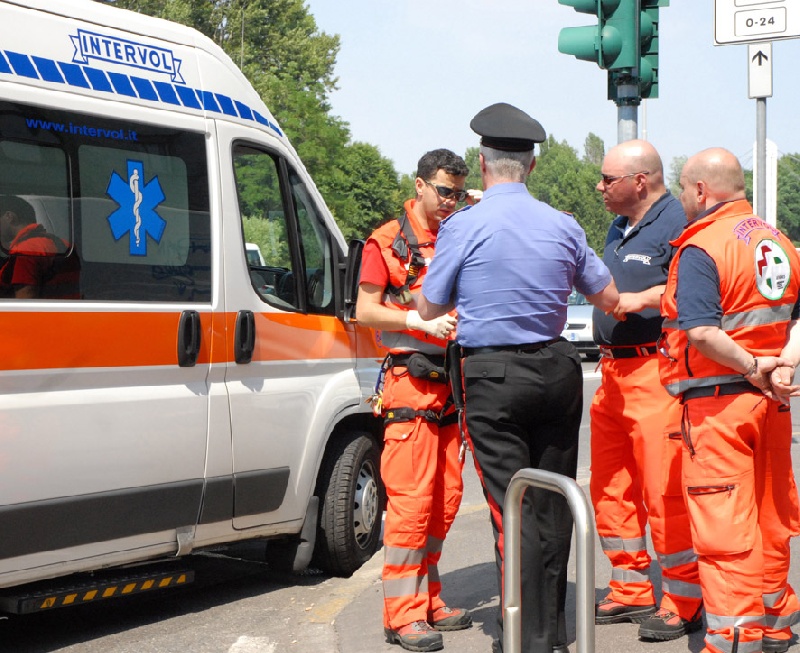 Tenta il suicidio, salvato dai carabinieri