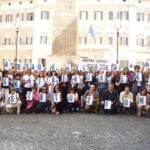 La protesta davanti il Parlamento