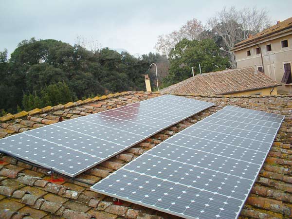 Cento impianti fotovoltaici a favore dei privati