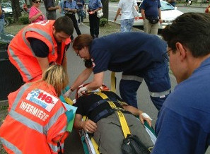 Lavora al 118 e ruba i soldi dalla borsetta della collega