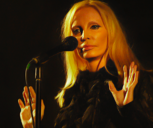 Povera Nicoletta. Patty Pravo delude il pubblico di Comiso