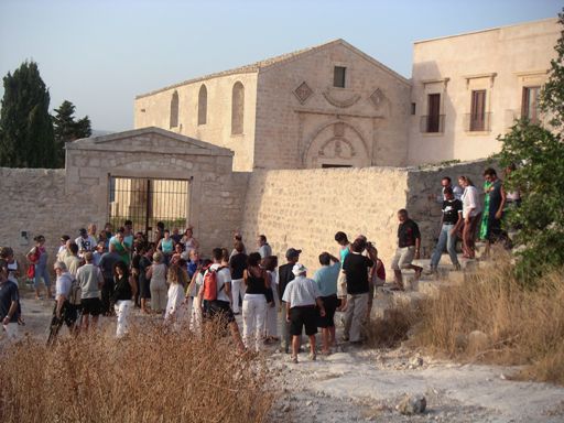 I turisti? Meno ottanta per cento rispetto al 2006 I turisti? Meno ottanta per cento rispetto al 2006