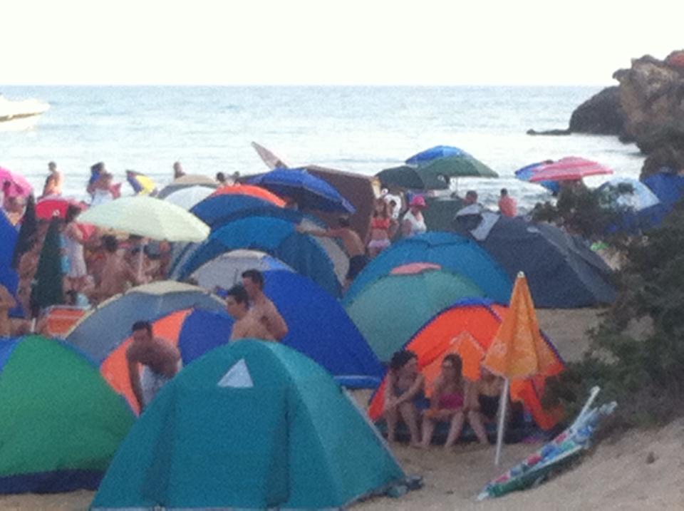 Lo scempio di ferragosto a Punta Braccetto