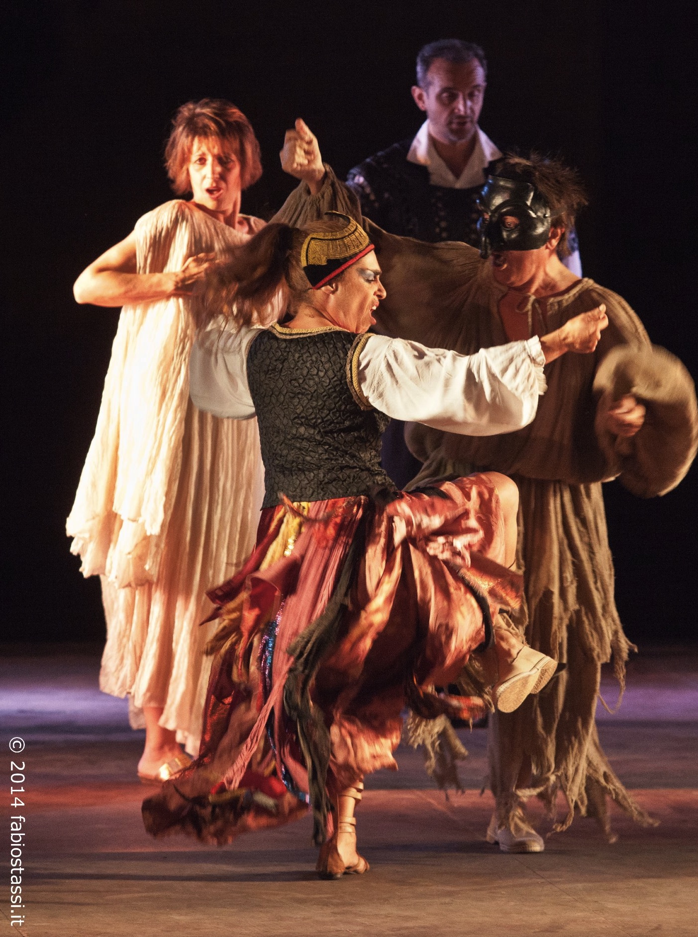 Teatri di Pietra, Pulcinella e l’imperatore ultimo spettacolo a Kaukana