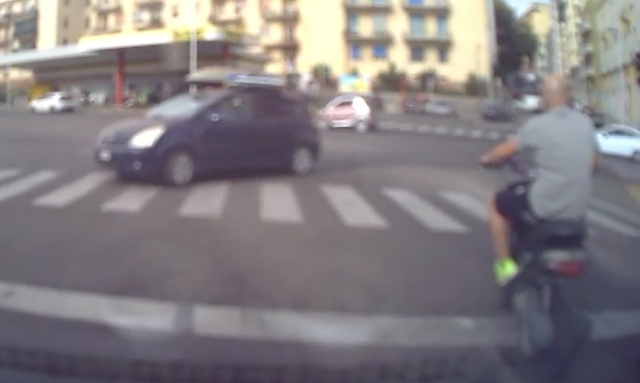 Il quadrilatero degli extracomunitari in scooter senza targa