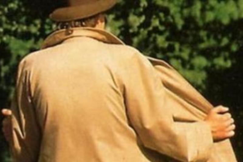 Atti osceni in luogo pubblico. Insegue 16enne e mostra i genitali