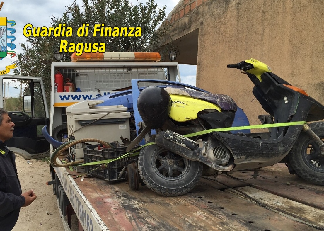 La Finanza sequestra merce destinata alla ricettazione