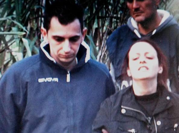 Davide a Veronica: copri un amante? Addio