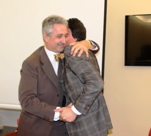 L?abbraccio fra Aricò e Abbate