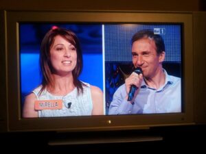 Mirella viene presentata dal marito Giorgio