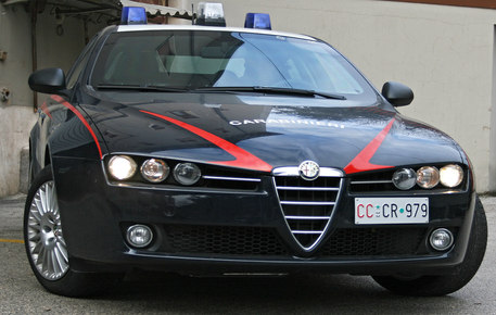 Minaccia ex di divulgare foto, arrestato