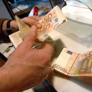 Usura, arrestato un funzionario di banca a Santa Croce