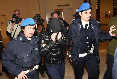10 Kg hashish in auto, tre arrestati