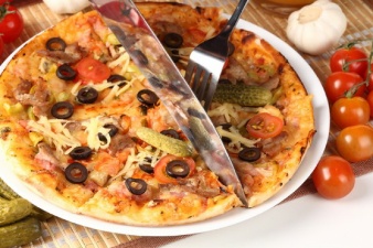 Prima le pizze in faccia, poi le coltellate