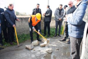 La posa della prima pietra