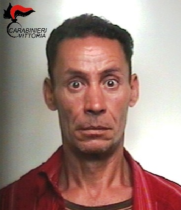 Nascondeva in casa un fucile rubato, arrestato