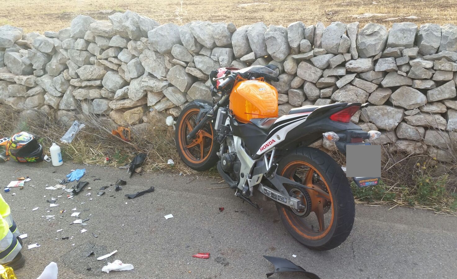 Moto contro camion, grave centauro diciottenne