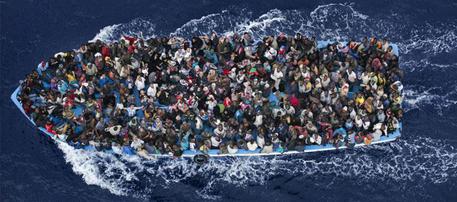 Migranti: attesi domani in Sicilia 2300