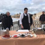 Un piatto a base di pesce