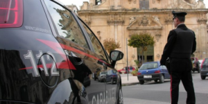 Carabinieri in piazza Italia