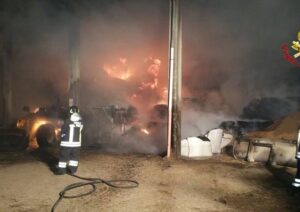Incendio azienda agricola