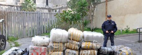 400 kg marijuana in mare, indagini
