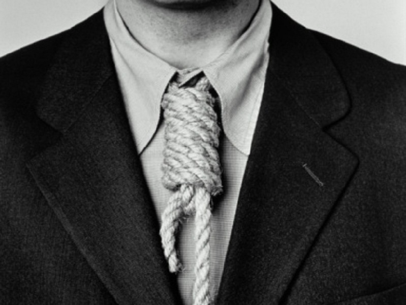 Invitava i clienti a rivolgersi agli usurai. A processo un bancario