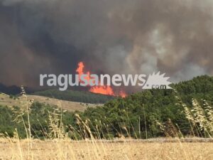 incendio contrada rossa