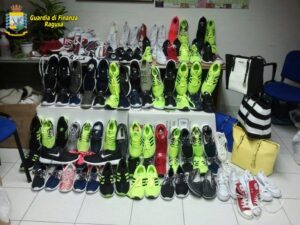 Le scarpe contraffatte