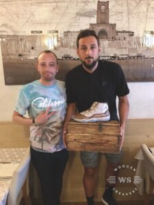 sneakers nel legno