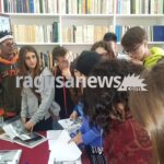 scolaresche alla mostra di phil stern