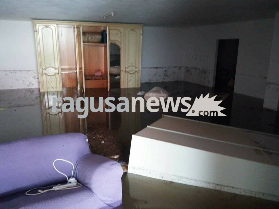 Case, officine e cortili allagati: Santa Croce sott’acqua. FOTO