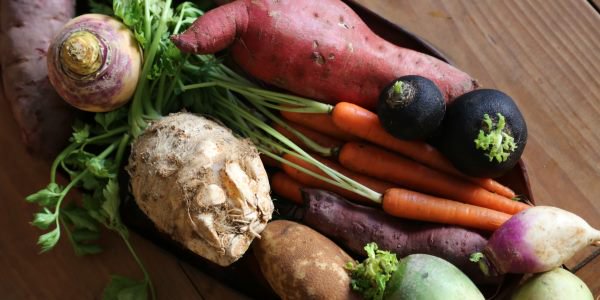 La dieta delle radici, per sentirsi sazi, mangiando molto