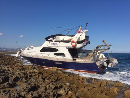 Migranti: 61 su yacht nel siracusano