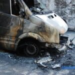 Furgone incendiato