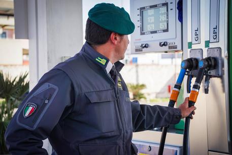 Traffico gasolio Libia-Italia, fermata un’altra nave Traffico gasolio Libia-Italia, fermata un’altra nave