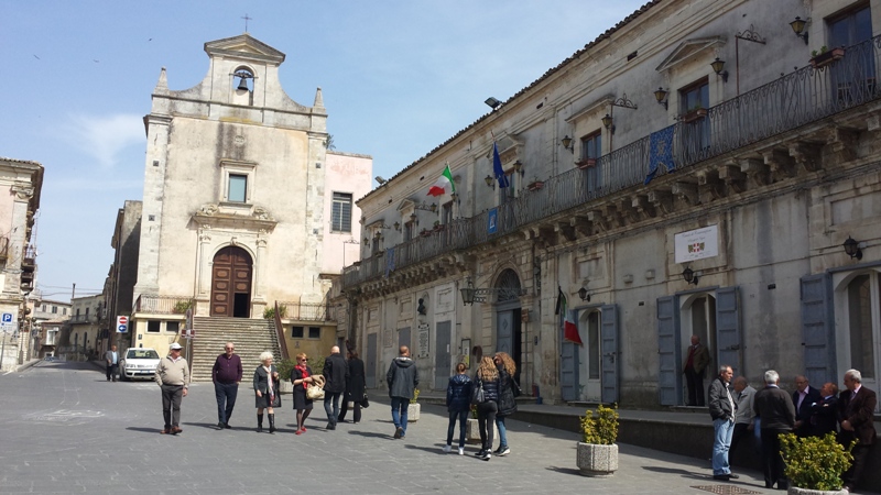 Monterosso in pre-dissesto, i dipendenti riducono l’orario di due ore