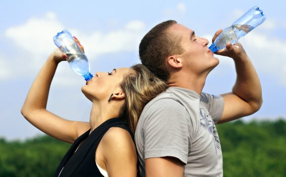 La dieta dell’acqua, perdere 5 chili in una settimana