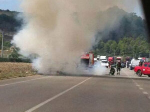 fiamme furgone