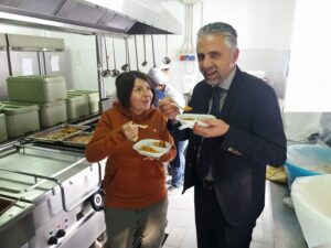 Il sindaco di Modica alla mensa