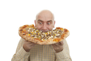 Licenziato da pizzeria, fa estorsione