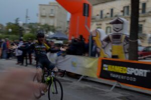 La pioggia bacia la Granfondo di Scicli