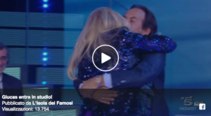 La minigonna della Marcuzzi