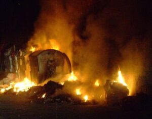 cassonetti in fiamme