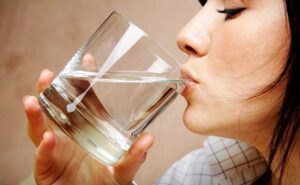 Bere acqua