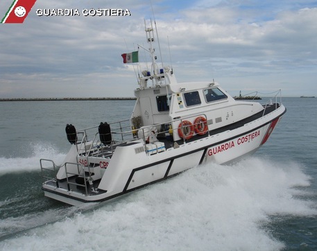Migranti iracheni giunti in barca a vela