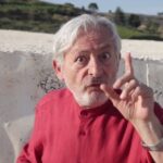 Leo Gullotta sul cretto di Burri