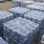 stock bottiglie di acqua