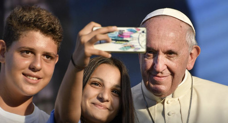 Papa: selfie con Alessia e Gabriele
